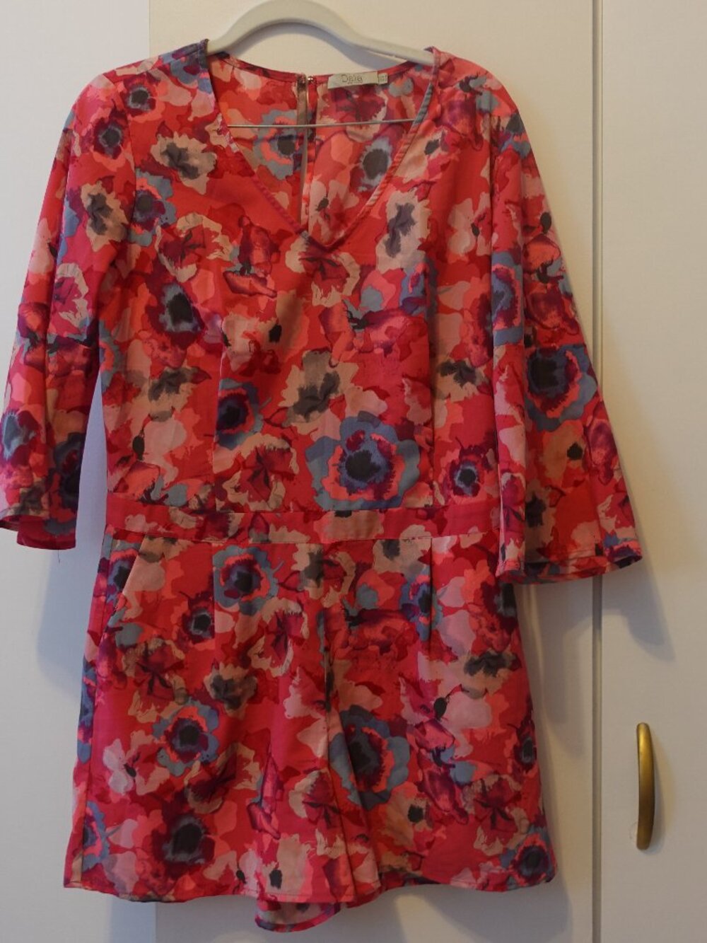 Dalia HOT PINK flower short jumper, size 6